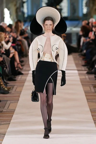 Look 14